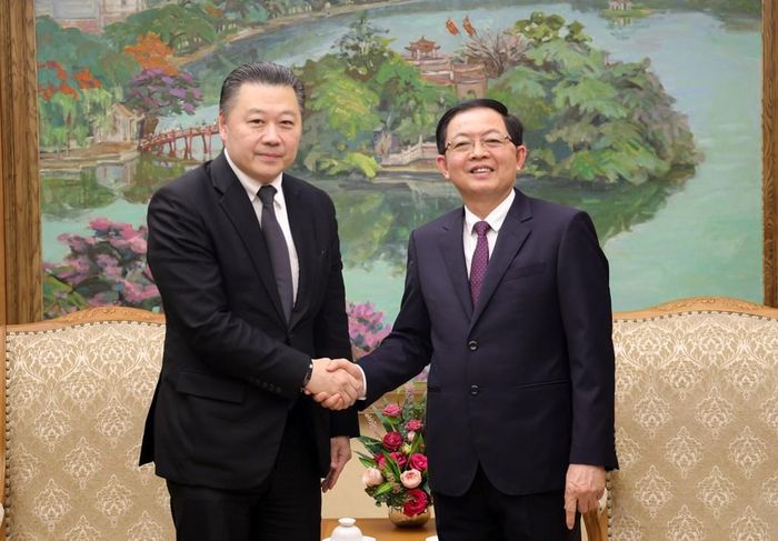 Phó Thủ tướng Hồ Quốc Dũng tiếp ông Soopakij Chearavanont, Chủ tịch Tập đoàn Charoen Pokphand (Thái Lan). Ảnh: Gia Huy/VGP