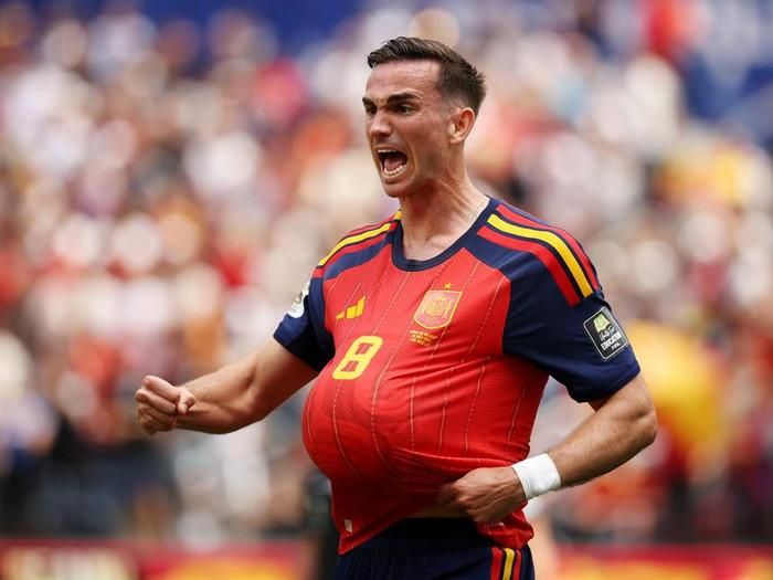 Mikel Merino ghi bàn ở phút 88, giúp Tây Ban Nha đánh bại Bỉ 2-1 để giành vé vào bán kết World Cup 2026 gặp tuyển Pháp. Ảnh: FIFA
