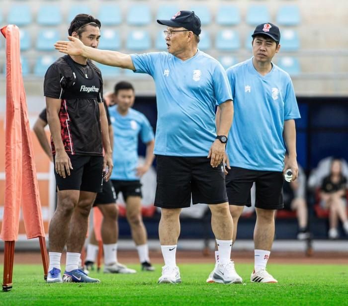 Ông Park tái xuất. Ảnh: Kanchanaburi Power FC