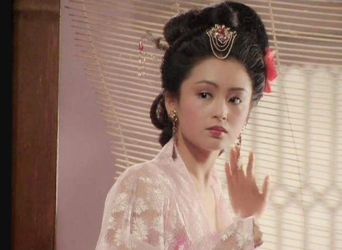 Trần Hồng được nhiều khán giả xem là phiên bản Điêu Thuyền đẹp và kinh điển nhất trong lịch sử phim truyền hình Hoa ngữ. Ảnh: Sohu.