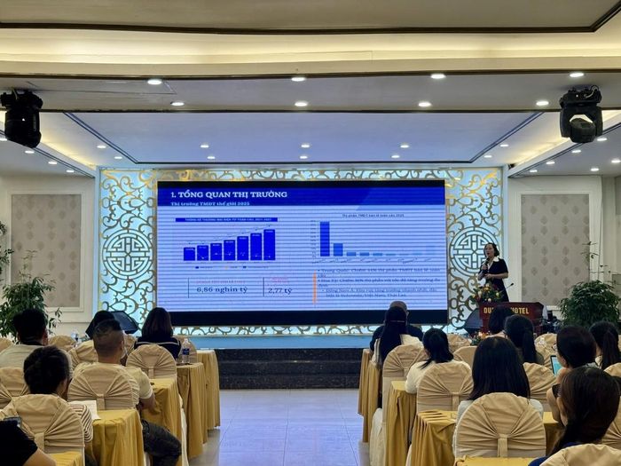 Hội nghị tập huấn nâng cao năng lực thương mại điện tử tại Huế.