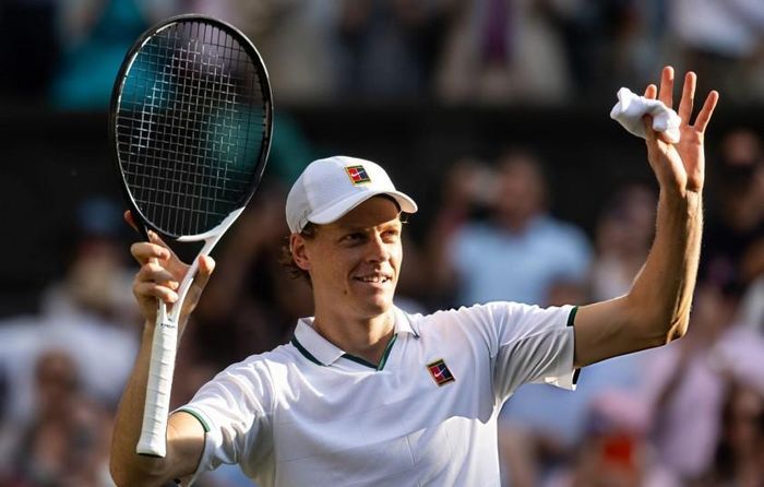 Jannik Sinner quá áp đảo Novak Djokovic ở trận bán kết 2 Wimbledon năm nay.