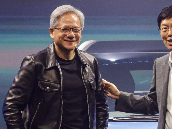 Jensen Huang trong chiếc áo khoác da Tom Ford tại Taipei.