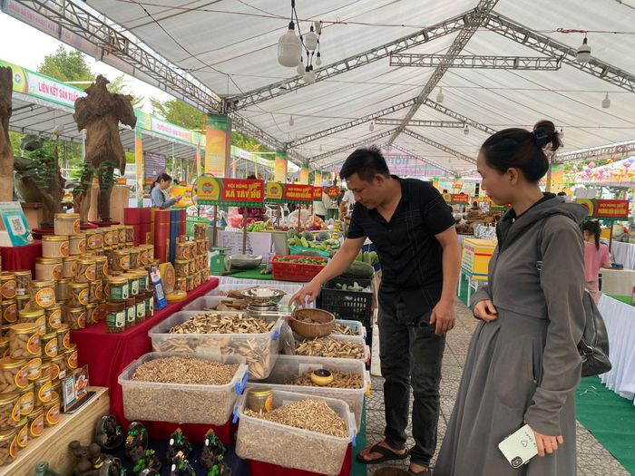 Ngày nay sản phẩm nông sản không chỉ chất lượng mà còn đáp ứng các tiêu chuẩn về xanh, sạch, an toàn. Ảnh: VĨNH LỘC