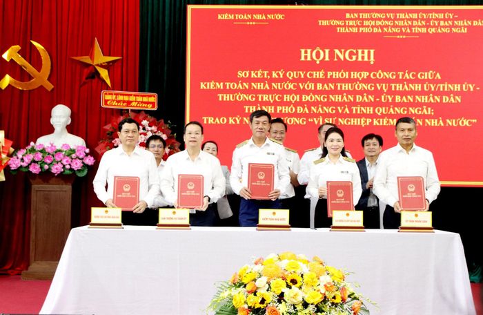 Kiểm toán Nhà nước ký kết Quy chế phối hợp công tác với thành phố Đà Nẵng. Ảnh: TRỌNG HUY