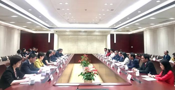  Quang cảnh đoàn công tác tỉnh Gia Lai đến thăm, chào xã giao lãnh đạo TP. Ninh Ba. Ảnh: Đoàn Bình 
