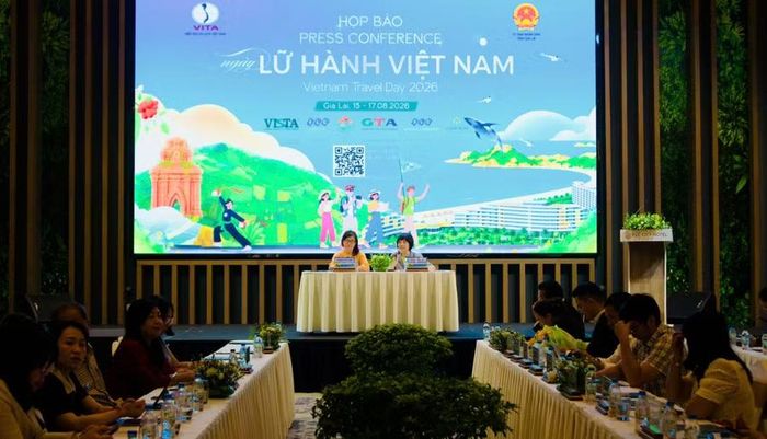 Quang cảnh buổi họp báo. Ảnh: H.V