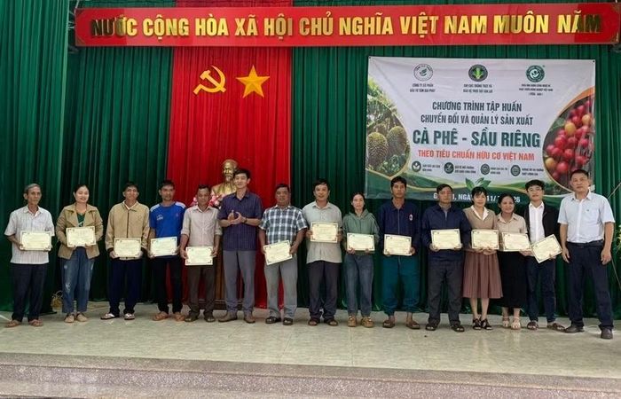  Tham gia lớp tập huấn có 80 học viên là cán bộ, nông dân của các xã Ia Krái, Ia O và Ia Chia. Ảnh: N.T 