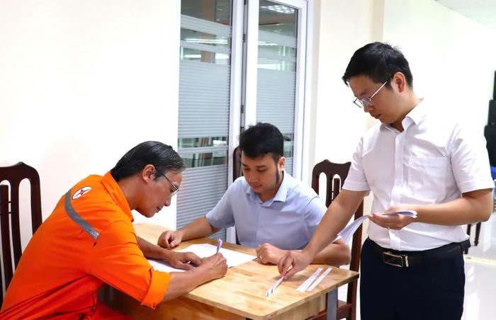Tiến hành các thủ tục kiểm tra.