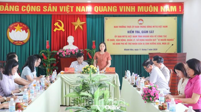 Đồng chí Trần Thu Mai phát biểu tại buổi kiểm tra.