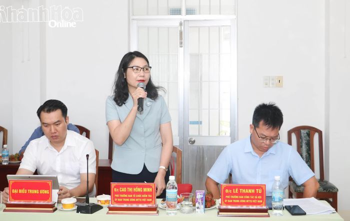 Đại diện đoàn công tác phát biểu ý kiến.