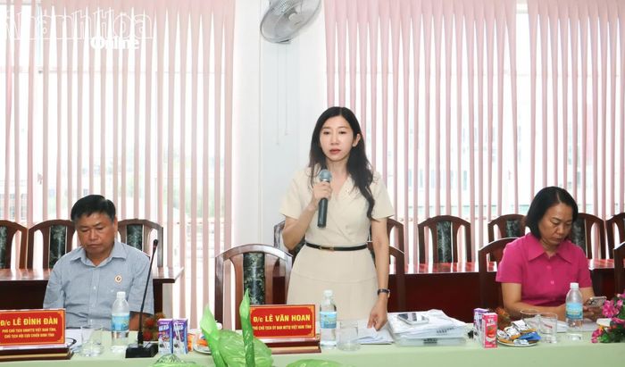 Đại diện Ủy ban MTTQ Việt Nam tỉnh kiến nghị với đoàn một số nội dung.
