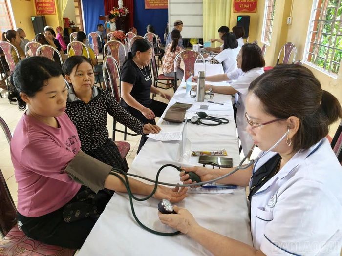 Các hoạt động khám sức khỏe miễn phí định kỳ góp phần nâng cao chất lượng dân số.