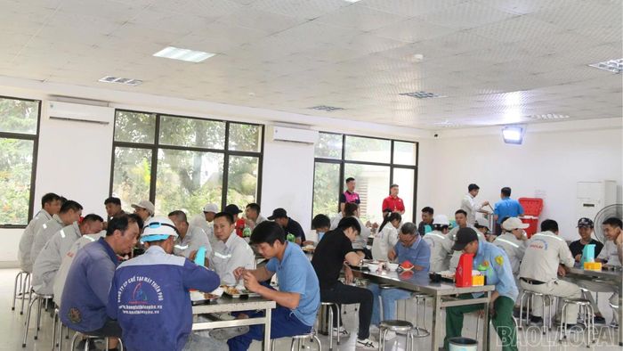 Đời sống của công nhân, người lao động được các doanh nghiệp đặc biệt quan tâm.
