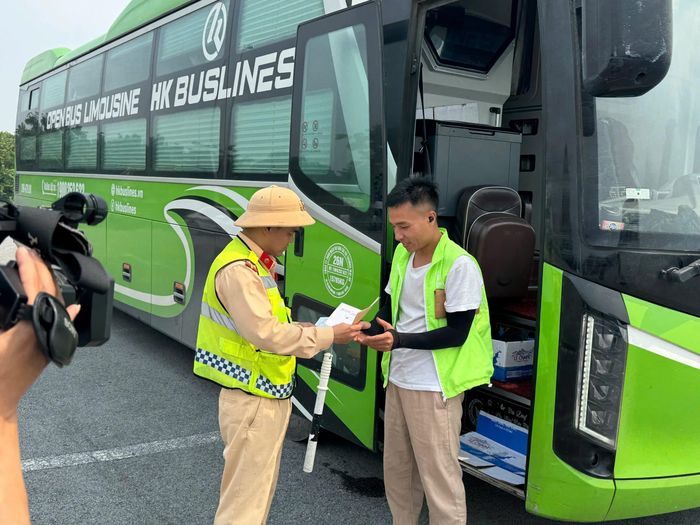 Quá trình kiểm tra được thực hiện đối với nhiều loại phương tiện, đảm bảo phát hiện, ngăn chặn kịp thời các trường hợp vi phạm.