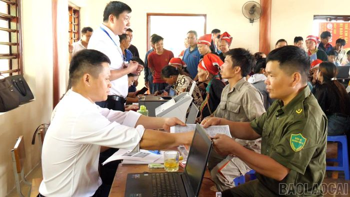 Nhiều thủ tục được xử lý ngay tại cơ sở, giúp giảm đáng kể thời gian, chi phí đi lại cho người dân