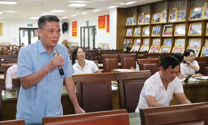 Đại biểu trao đổi kinh nghiệm về đổi mới sáng tạo, nâng cao năng suất lao động và năng lực cạnh tranh của doanh nghiệp.