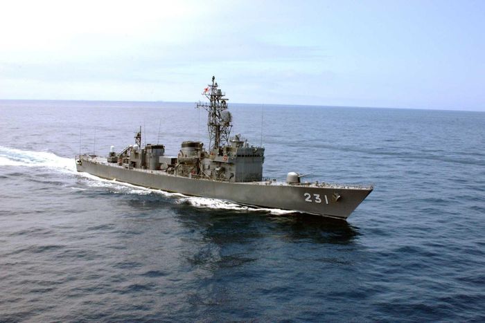 Tàu hộ vệ lớp Abukuma của Lực lượng Phòng vệ biển Nhật Bản, lớp tàu được thiết kế cho nhiệm vụ hộ tống ven bờ và săn ngầm cuối thời Chiến tranh Lạnh - Ảnh: Bộ Quốc phòng Nhật Bản