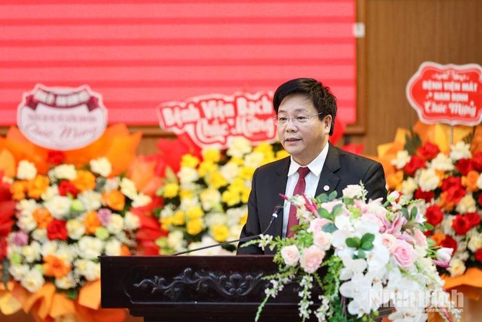 Thầy thuốc Nhân dân.TS.BS Trương Tuấn Anh, tân Hiệu trưởng Trường Đại học Điều dưỡng Nam Định phát biểu nhận nhiệm vụ mới.
