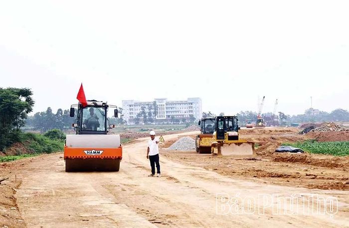 Hạ tầng giao thông từng bước được hoàn thiện, góp phần quan trọng cải cách môi trường đầu tư của địa phương.