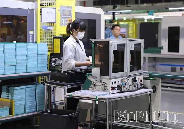 Dịch vụ sản xuất linh kiện điện tử là một trong những động lực tăng trưởng chính của ngành Công nghiệp.