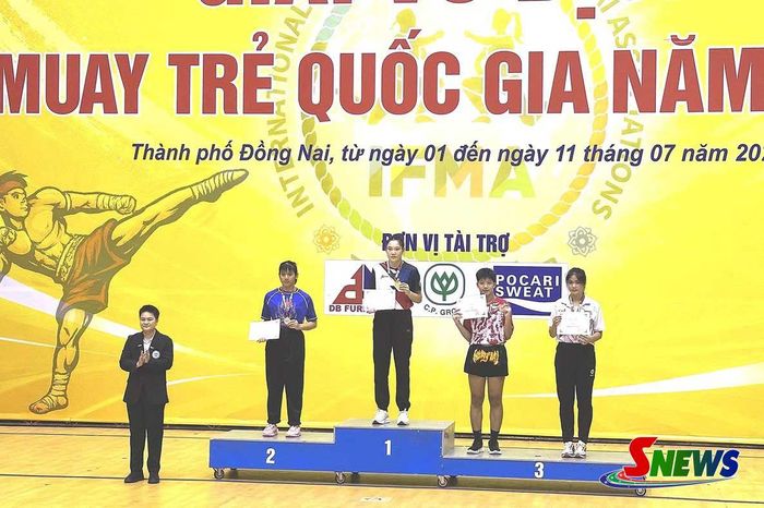 VĐV Lò Thị Phương giành HCV Hạng cân 71 kg lứa tuổi 17-23