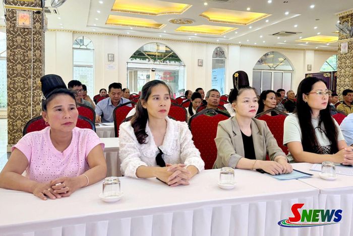 Các học viên tham dự lớp tập huấn.