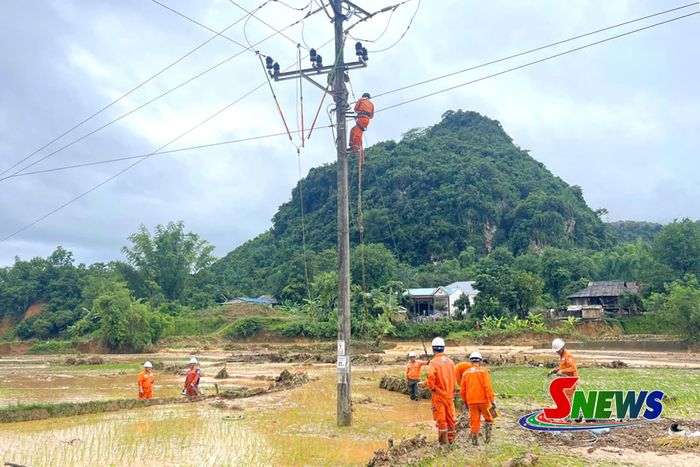 Công ty Điện lực Sơn La nỗ lực khắc phục sự cố, cấp điện trở lại ngay trong ngày.