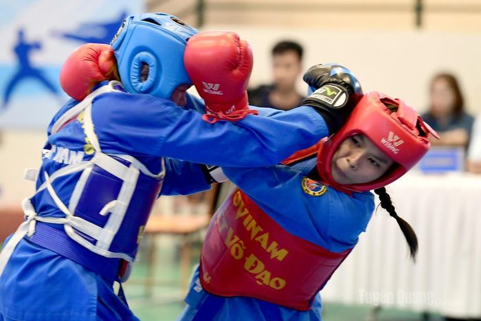 Nội dung nữ thi đấu không kém phần kịch tính.