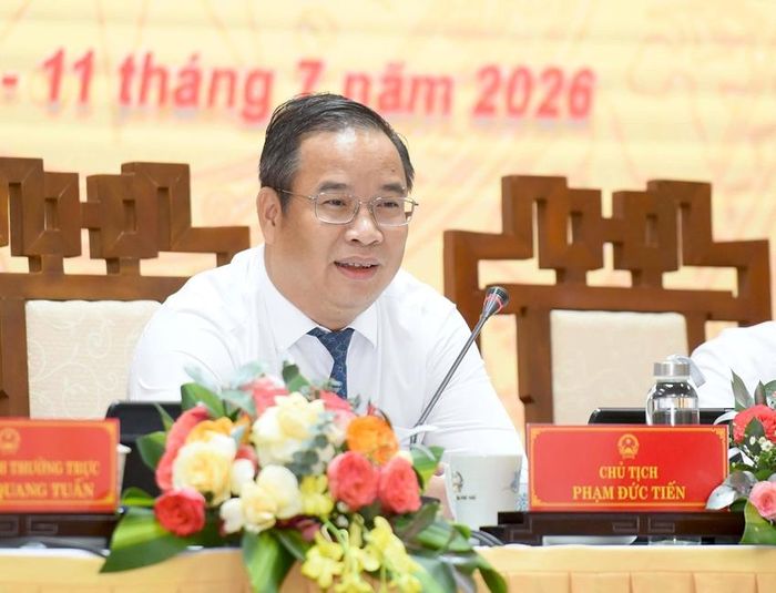 Chủ tịch HĐND thành phố Phạm Đức Tiến yêu cầu Giám đốc Sở Xây dựng nêu giải pháp giảm ùn tắc giao thông trong giờ cao điểm và thời gian diễn ra các sự kiện lớn