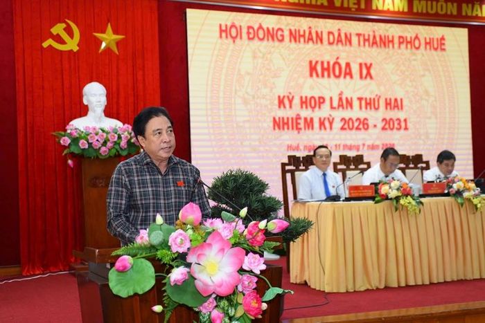 UVTW Đảng, Phó Bí thư Thành ủy, Chủ tịch UBND thành phố Nguyễn Khắc Toàn tiếp thu ý kiến tại kỳ họp
