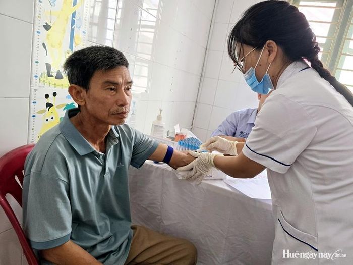 Người dân xã Bình Điền được khám sức khỏe miễn phí ngay tại địa phương 