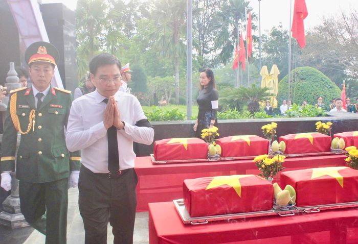 Phó Thủ tướng Nguyễn Văn Thắng dự lễ truy điệu.
