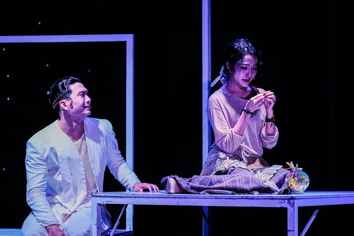 Một cảnh trong vở "Nơi kết thúc bắt đầu". (Ảnh: Kịch Thiên Đăng).