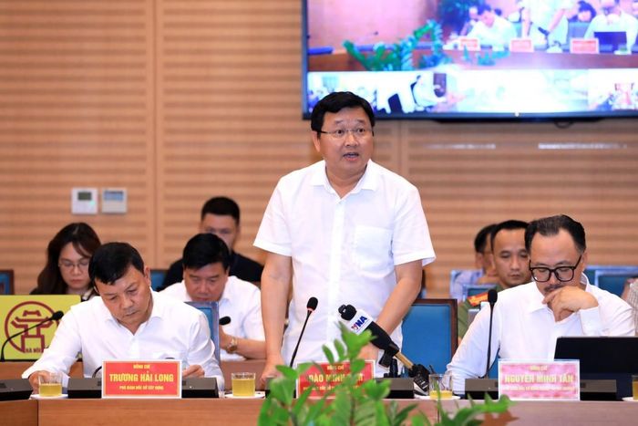 Phó Giám đốc Sở Quy hoạch và Kiến trúc Hà Nội Đào Minh Tâm thông tin tại cuộc họp. Ảnh: Quang Phong