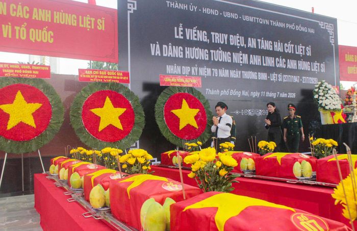 Trong giai đoạn mùa khô 2025-2026, Đội K72 thuộc Bộ Chỉ huy Quân sự TP. Đồng Nai đã tìm kiếm, cất bốc và quy tập được 63 hài cốt liệt sĩ. Ảnh: Văn Dũng