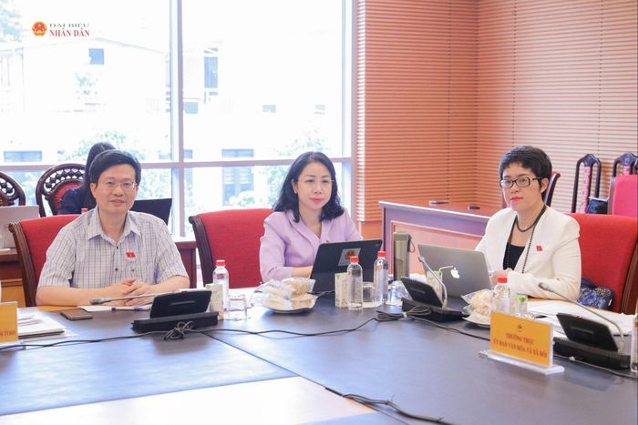Các đại biểu dự phiên họp