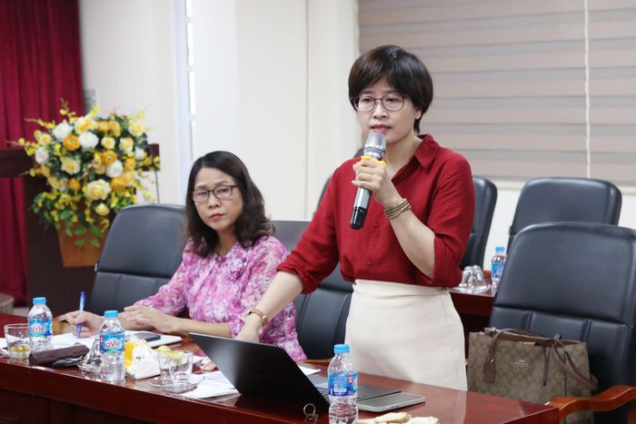TS. Phạm Thị Huệ, Trưởng khoa Nghiệp vụ Thanh tra trình bày tham luận. Ảnh: An Nhiên