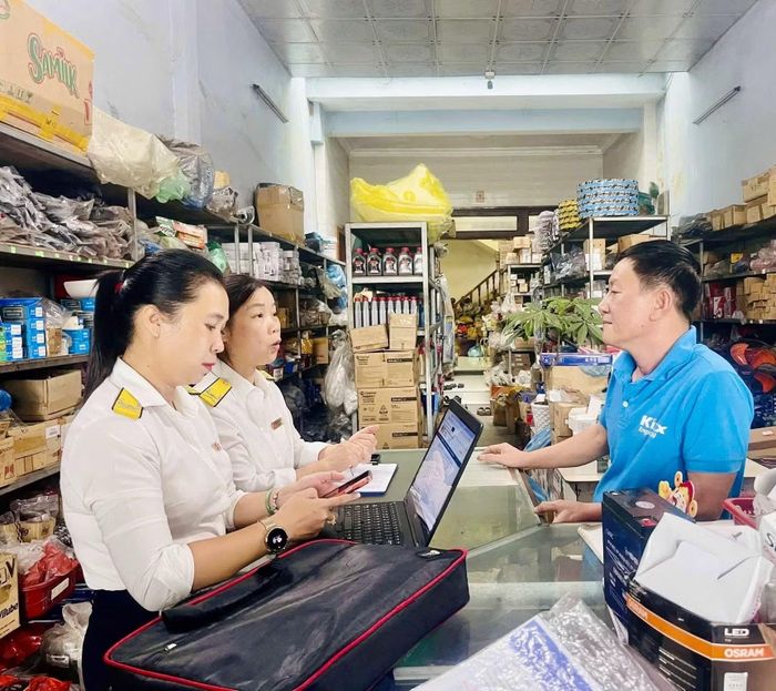 Ngành Thuế tăng cường tuyên truyền và hướng dẫn cho cá nhân, hộ kinh doanh.