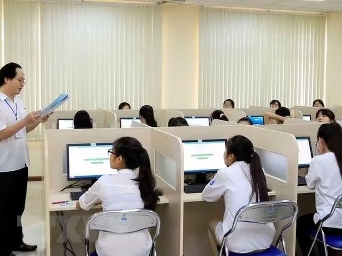 Về lâu dài, việc hiện đại hóa công tác khảo thí theo hướng các quốc gia có nền giáo dục tiên tiến đang thực hiện sẽ góp phần giải quyết được tận gốc vấn nạn gian lận thi cử.
