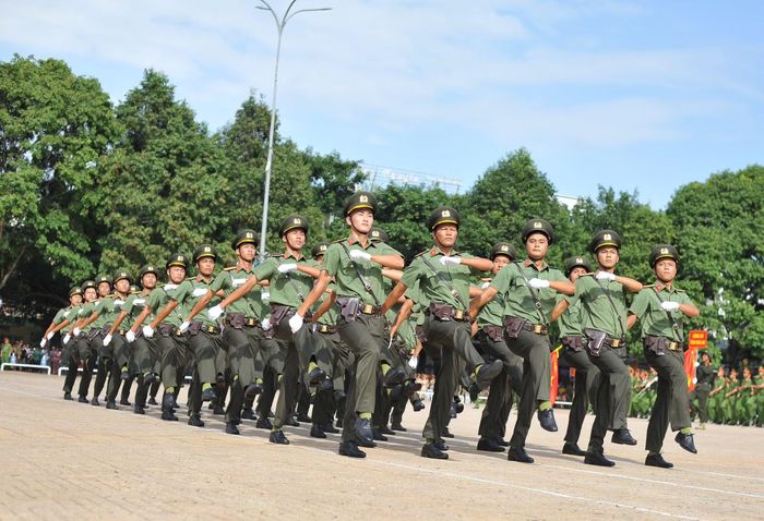 Trải qua 80 năm chiến đấu và trưởng thành, lực lượng An ninh Đắk Lắk đã được Đảng, Nhà nước và chính quyền các cấp trao thưởng nhiều phần thưởng cao quý.