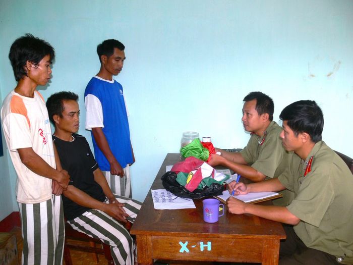 Lực lượng An ninh điều tra Công an Đắk Lắk tổ chức đấu tranh với một nhóm phản động theo Fulro.