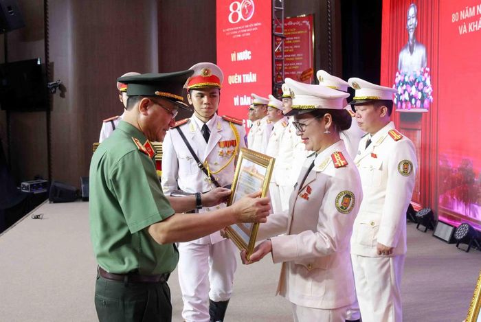 Một số hình ảnh tại buổi lễ.