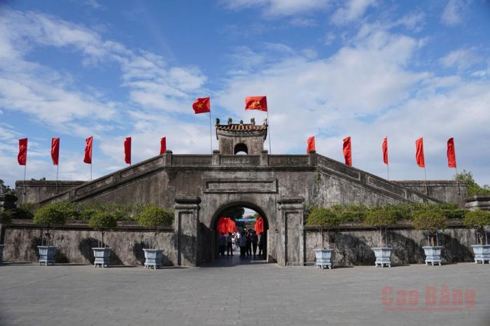 Di tích quốc gia đặc biệt Thành cổ Quảng Trị - nơi ghi dấu 81 ngày đêm chiến đấu anh dũng của quân và dân ta trong mùa hè năm 1972.