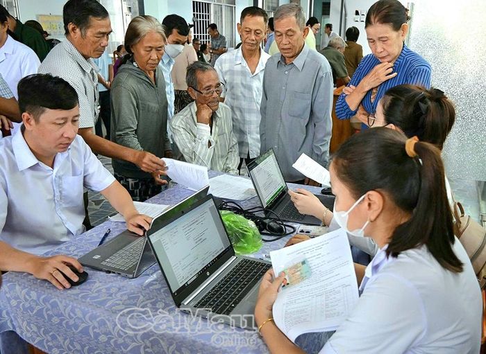 Người dân được hỗ trợ kết nối, tích hợp thông tin Sổ sức khỏe điện tử vào tài khoản định danh điện tử trên ứng dụng VNeID.