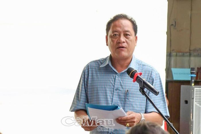  Ông Đỗ Hoàng Liệt, Phó Chủ tịch UBND xã Định Thành, phát động đợt khám sàng lọc sức khỏe cho người dân.