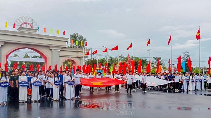  Đại biểu và các đoàn vận động viên tham dự Lễ khai mạc Đại hội Thể dục thể thao Cụm số 3 lần thứ I năm 2026 tại phường Giá Rai.