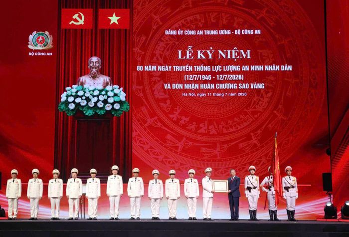 Tổng Bí thư, Chủ tịch nước Tô Lâm trao Huân chương Sao Vàng lần thứ tư tặng lực lượng ANND