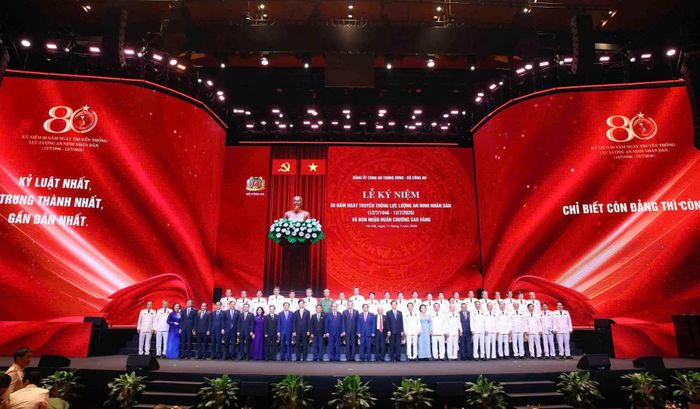 Các đại biểu dự Lễ kỷ niệm