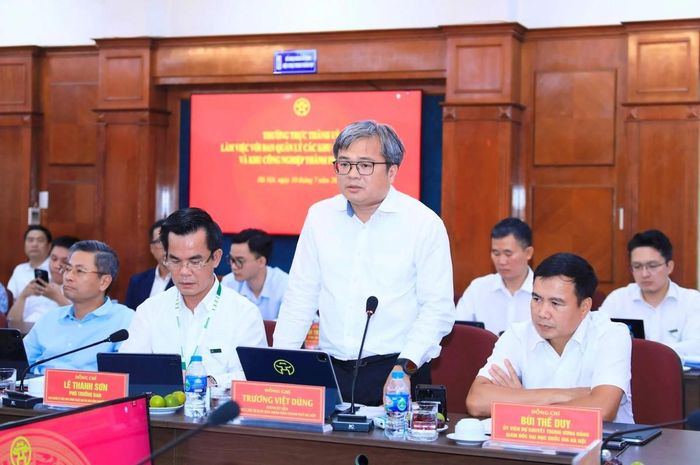 Phó Chủ tịch UBND thành phố Hà Nội Trương Việt Dũng phát biểu tại buổi làm việc.